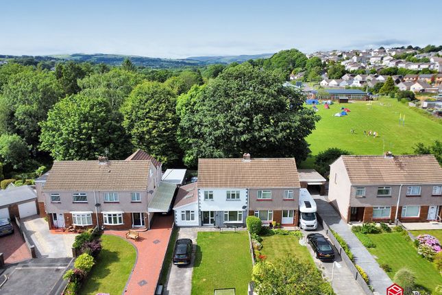 Greenwood Close, Bridgend, Bridgend... 3 bed semi