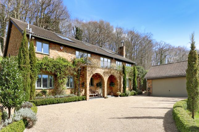 Hearn Close, Penn, Buckinghamshire, HP10 6 bed detached house for sale