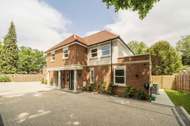 5 bedroom semi-detached house for sale