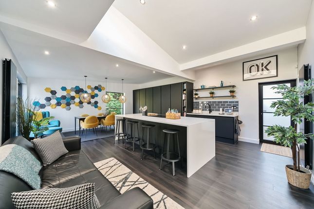 Carlton Road, Surrey RH9 5 bed detached house for sale