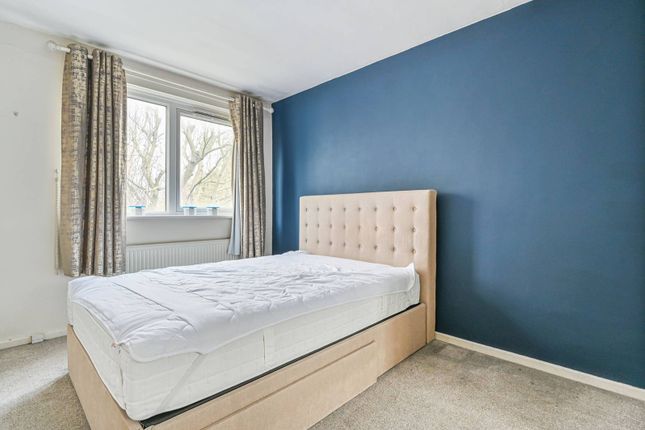 Atwater Close, Brixton, London, SW2 3 bed maisonette for sale