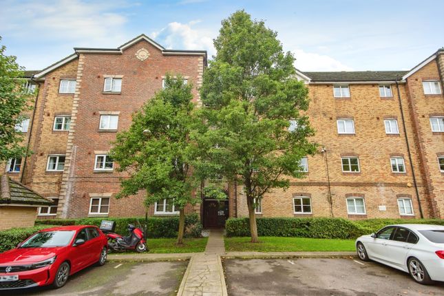 2 bedroom ground floor flat for sale