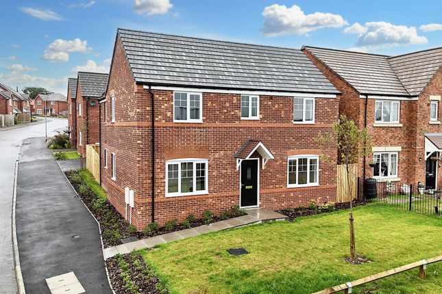4 bed detached house
