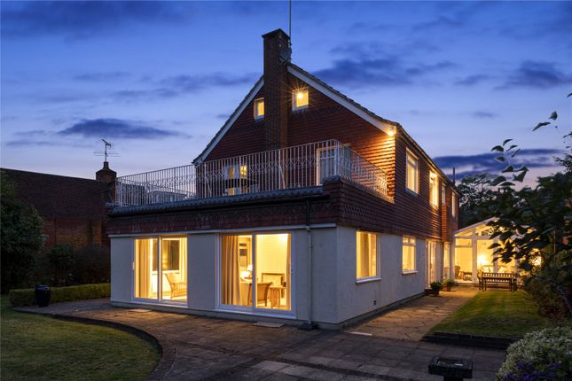 6 bed detached house