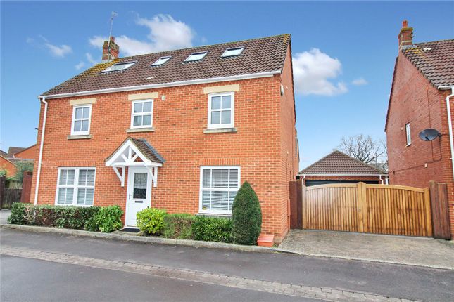 Ilkeston Road, Wiltshire SN25 5 bed detached house for sale