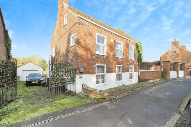 3 bed detached house