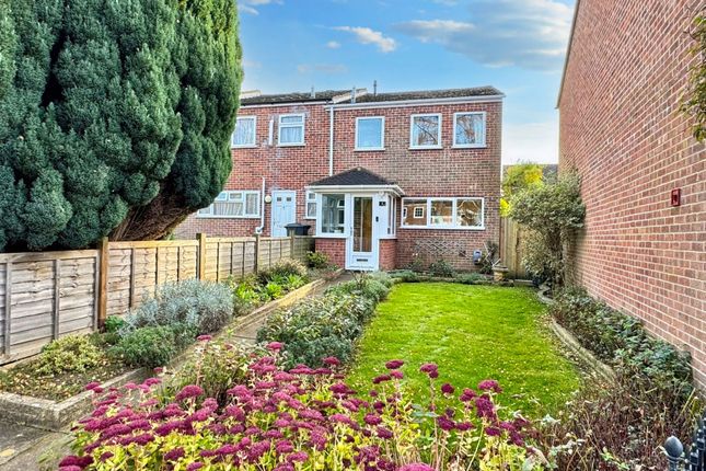 Newlands, Godalming GU8 3 bed end of terrace house for sale