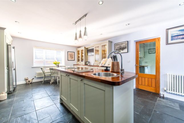 4 bed detached house