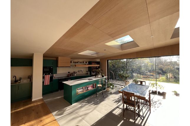 4 bedroom detached bungalow for sale