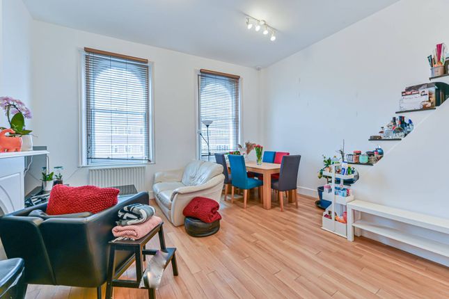 Acre Lane, Brixton, London, SW2 2 bed flat for sale