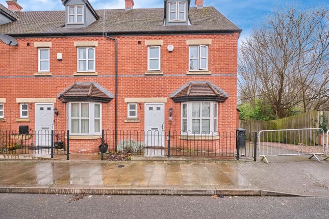 4 bed semi-detached house