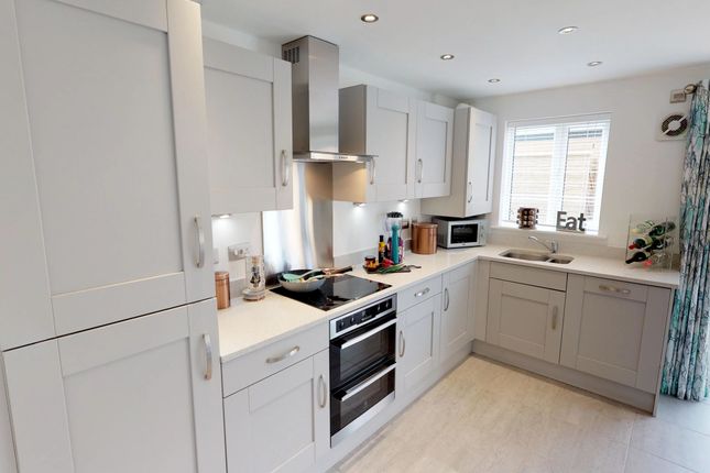 3 bed end terrace house