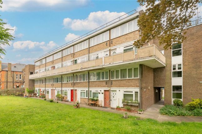 2 bedroom maisonette for sale