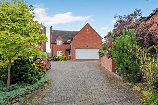 4 bed detached house