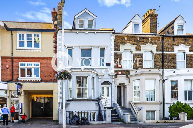 High Street, Kent CT10 3 bed flat for sale