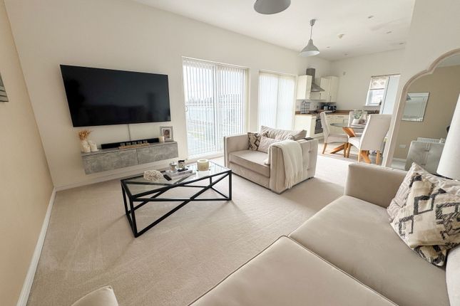 Golwg Y Garreg Wen, Swansea SA1 2 bed flat for sale