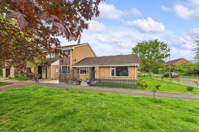 3 bedroom terraced bungalow for sale