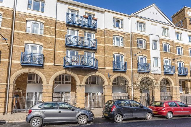 Rotherhithe Street, London SE16 1 bed flat for sale