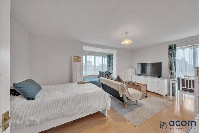 Corris Green, Snowdon Drive NW9 Studio for sale