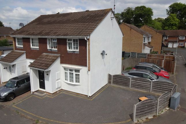 Cemetery Road, Houghton Regis... 3 bed semi