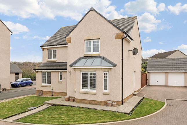 5 bed detached house