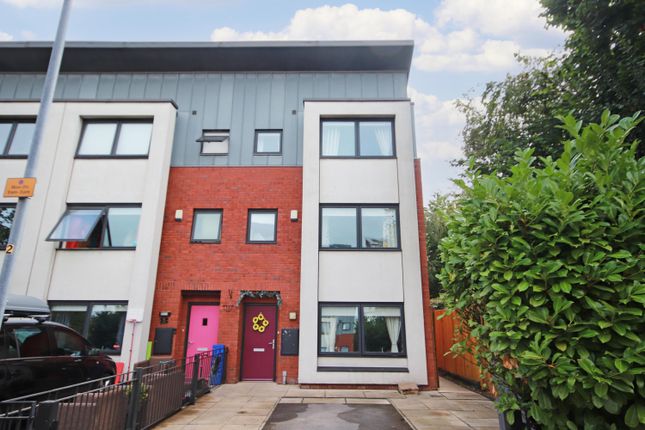 3 bed end terrace house