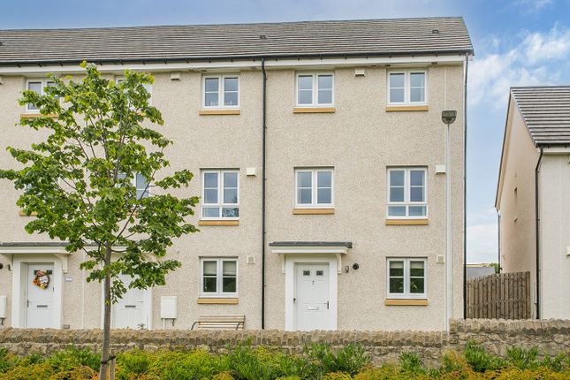 4 Bedroom End Of Terrace House