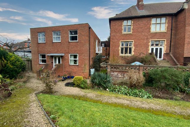 2 bed flat