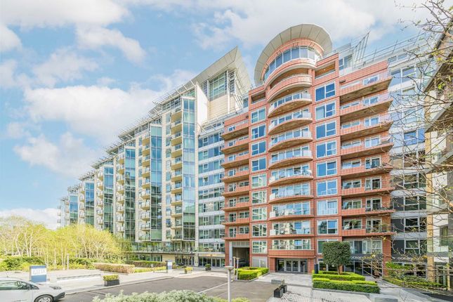Juniper Drive, London SW18 2 bed flat for sale