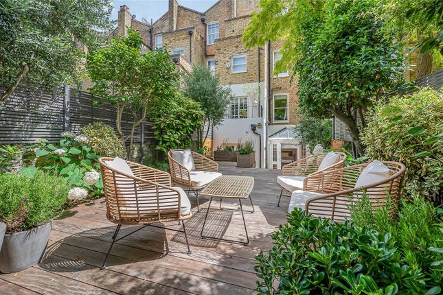 Cathcart Road, London, SW10 2 bed apartment for sale