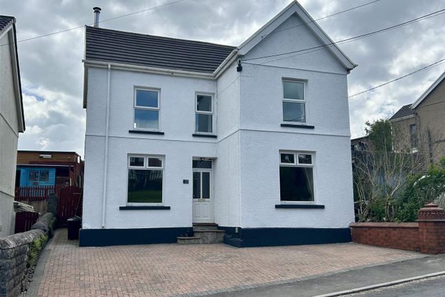 2 bed detached house