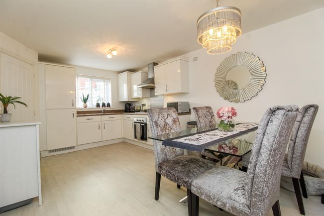 Micklewait Avenue, Wakefield WF4 3 bed house for sale