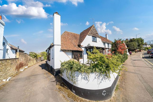 The Old White Horse, Bushey, WD23 3 bed semi