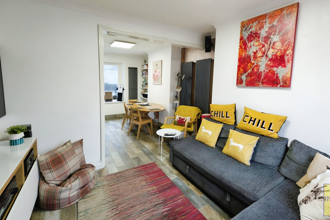 Cumnock Place, Cardiff 2 bed terraced house for sale