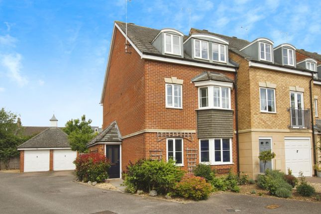 4 bed end terrace house