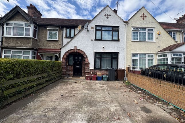 Burnham Gardens, Hounslow 3 bed terraced house for sale
