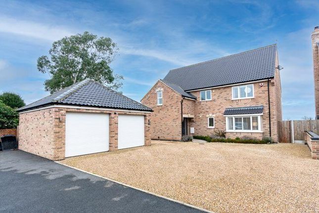 6 bedroom detached house for sale