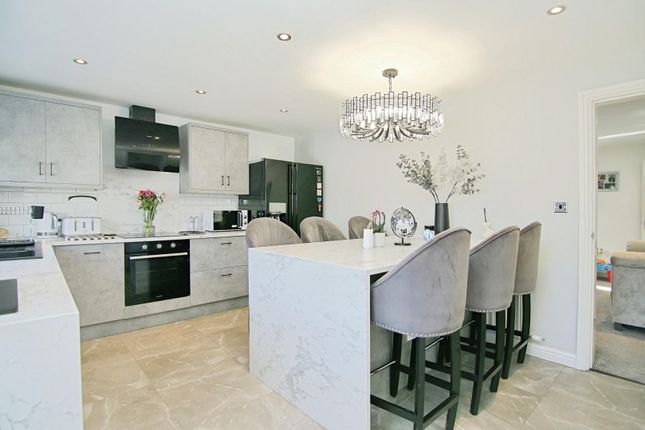 3 bed end terrace house