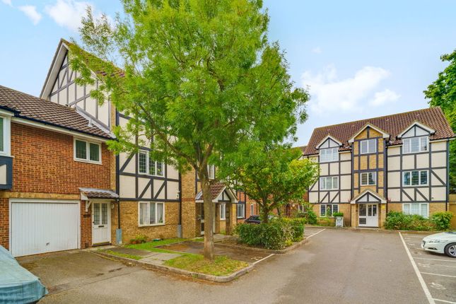 Lulworth Crescent, Mitcham CR4 1 bed flat for sale