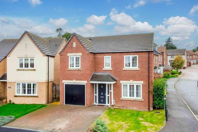 Heselden Drive, Wakefield WF1 4 bed detached house for sale