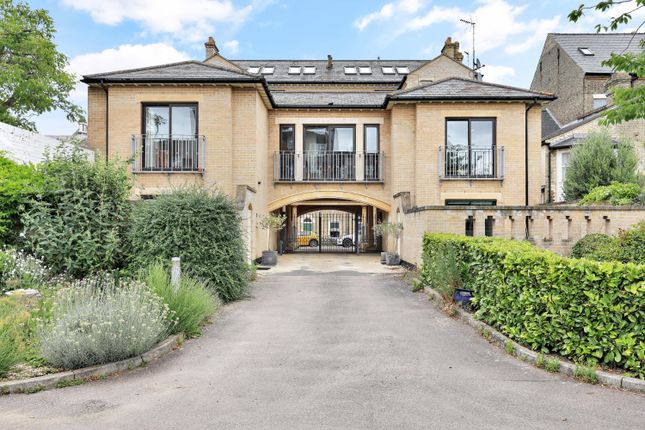 Cambridge CB1 2 bed flat for sale