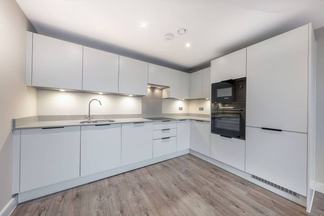 Junction Court, Watford, WD17 2 bed flat for sale