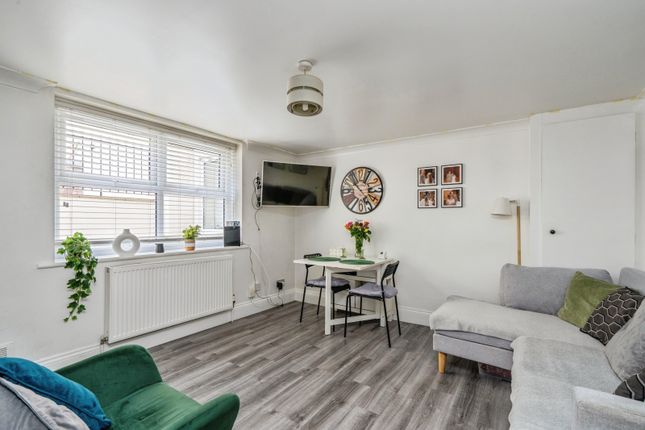 1 bed flat