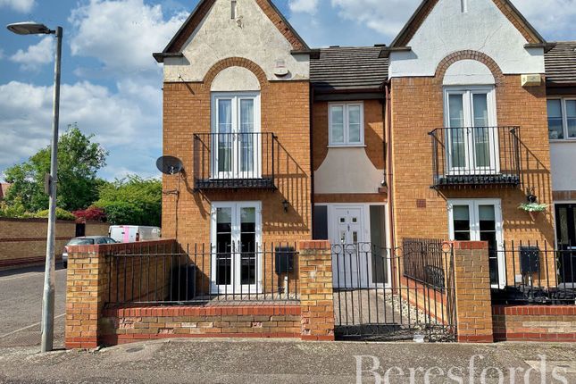 3 bed end terrace house