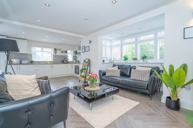 Whitmore Close, London, N11 3 bed house for sale