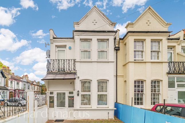 3 bed end terrace house