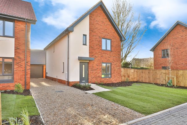 3 bed detached house