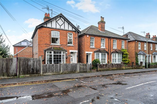 Grays Road, Farncombe, Surrey, GU7 3 bed detached house for sale