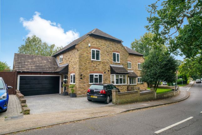 Fore Street, HA5 4 bed detached house for sale