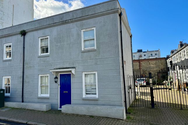 2 bedroom mews property for sale